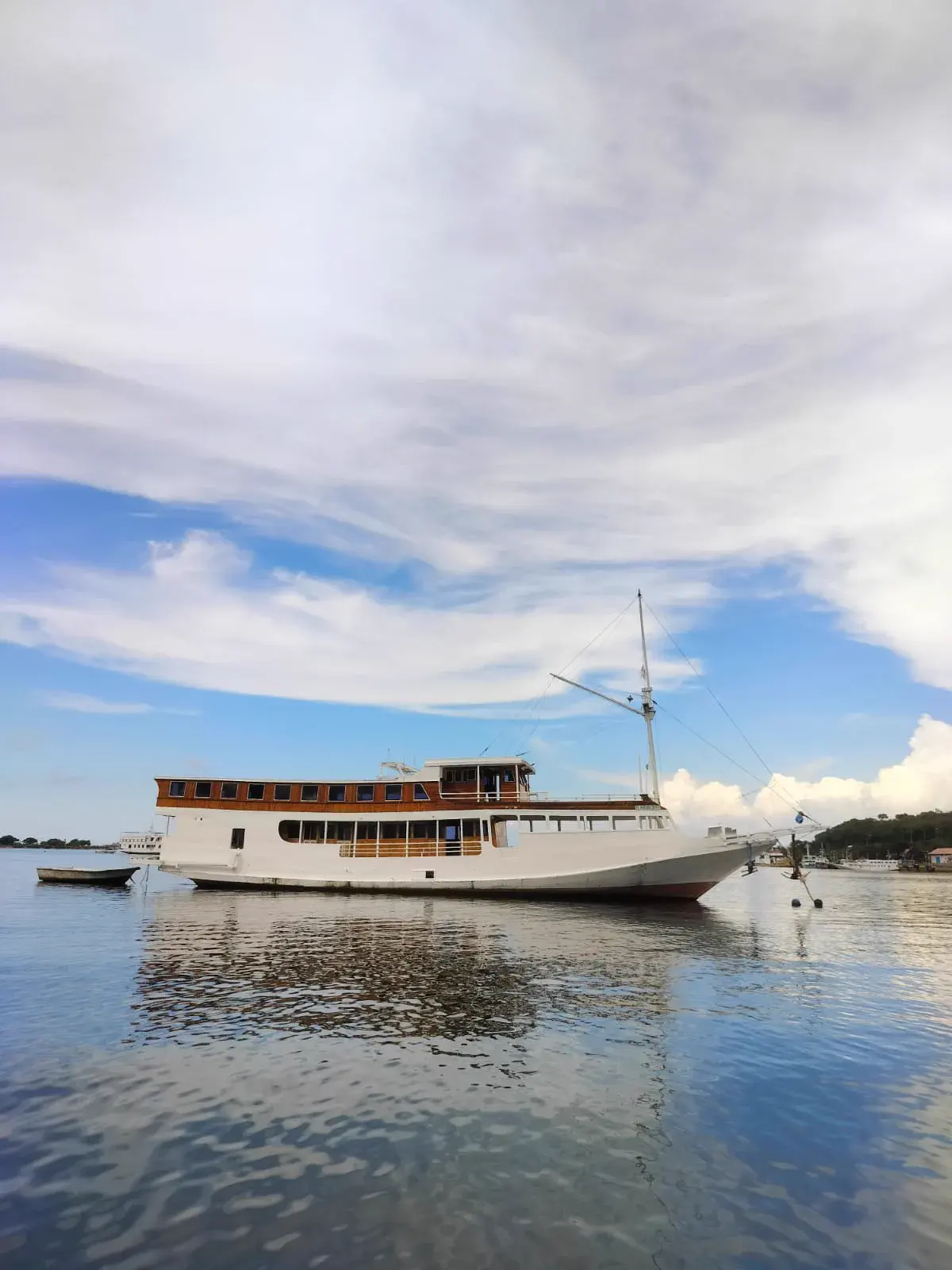 Open Trip Labuan Bajo ke Lombok, KLM Budi Jaya, 4 Hari 3 Malam