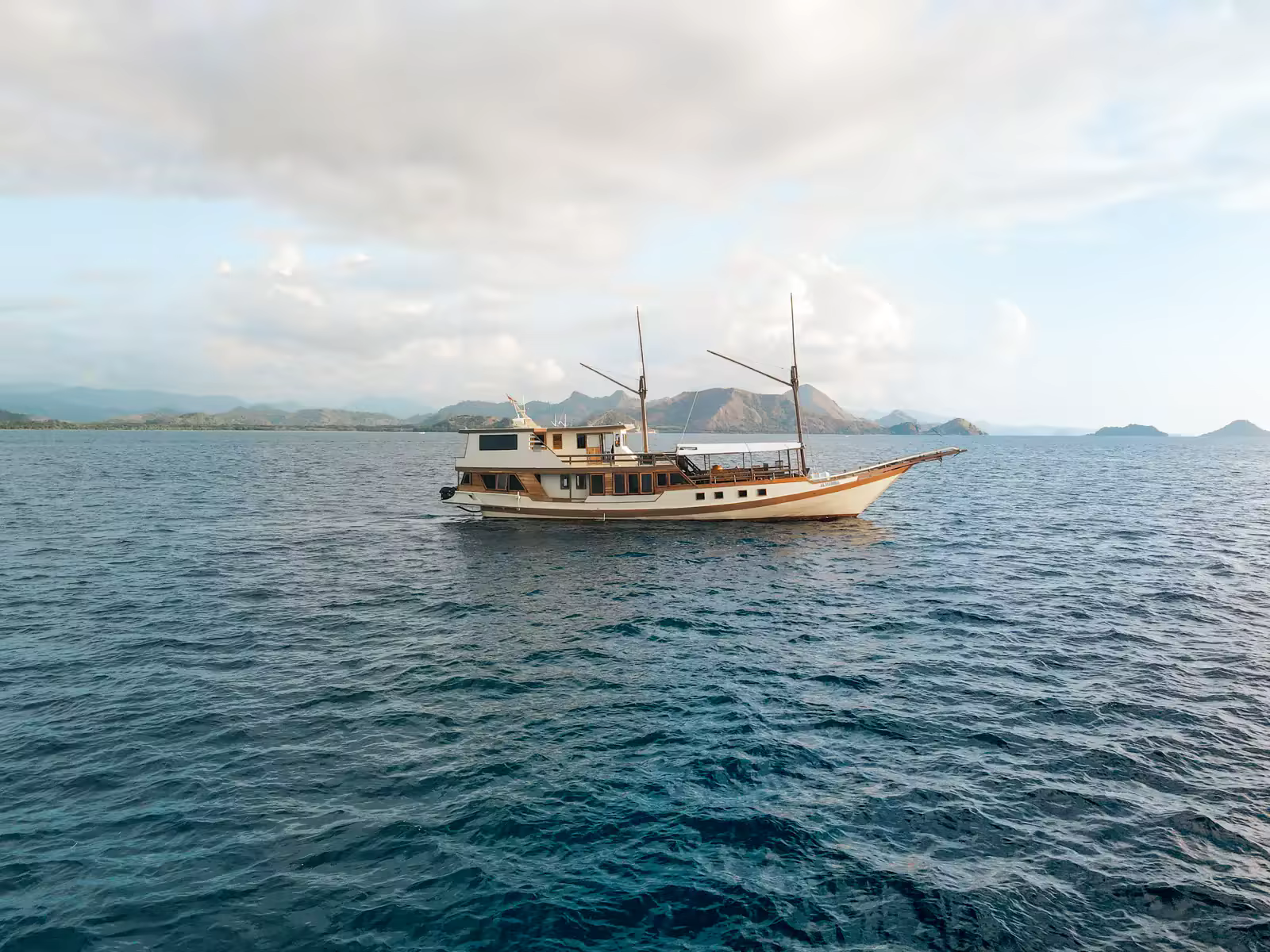 Almadira - Open Trip Komodo 3 Hari 2 Malam - Foto Perjalanan 5