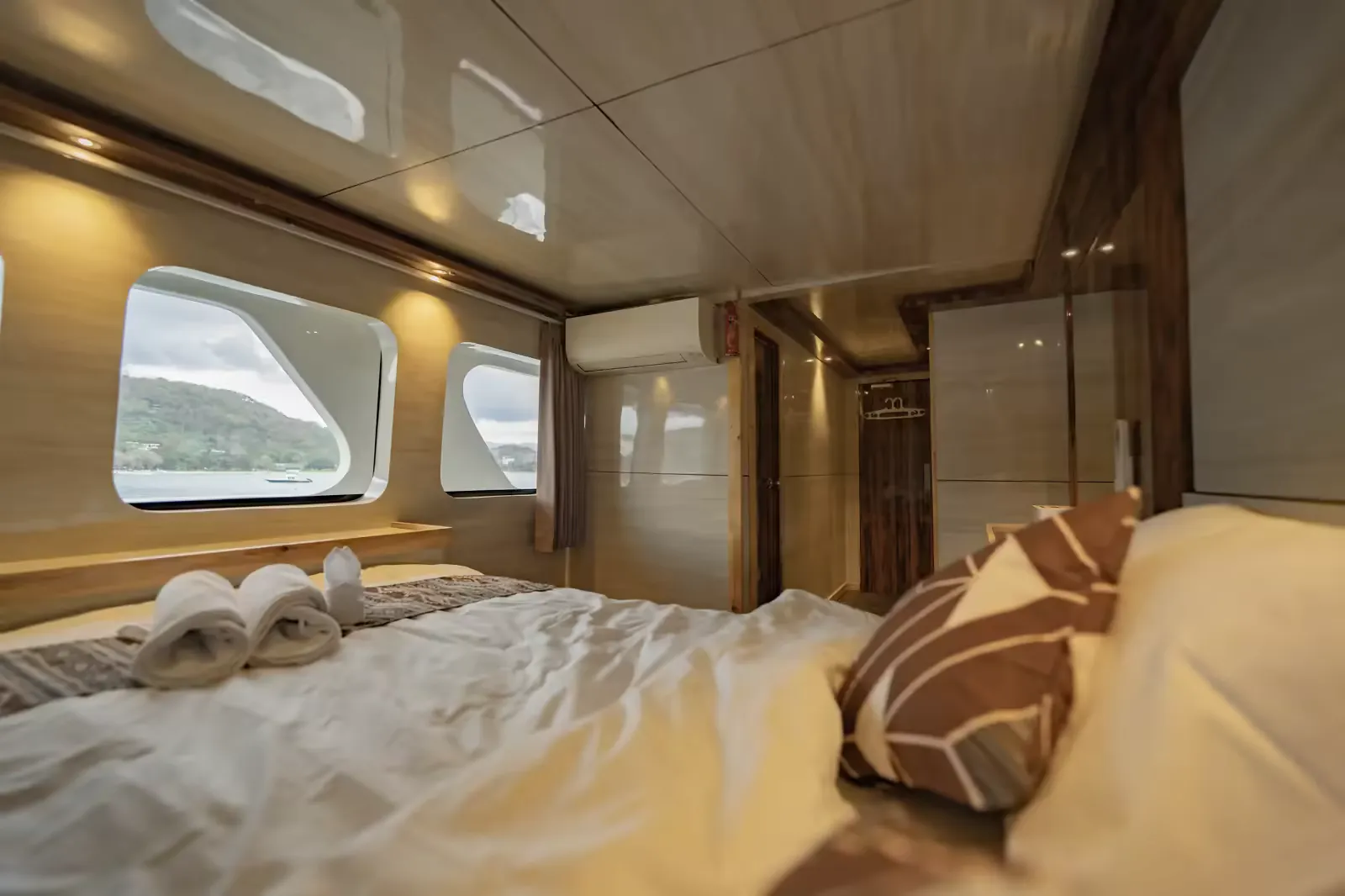 VVIP Cabin 2 (Upper Deck)