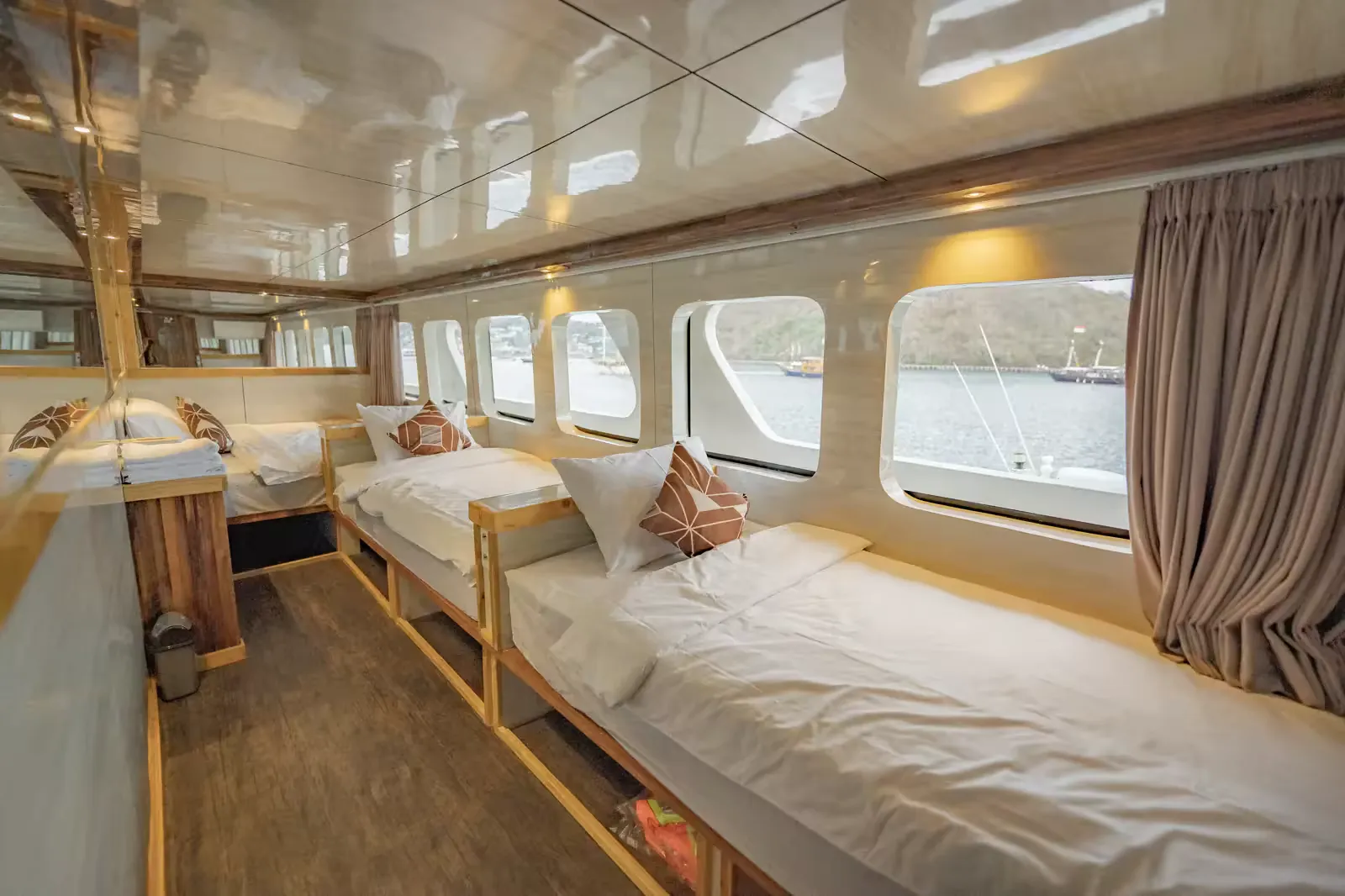 Family Cabin 1 (Upper Deck)