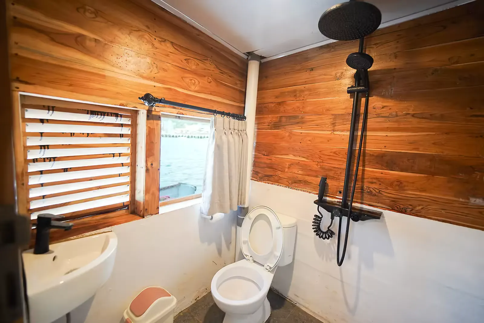 Deluxe Cabin 1