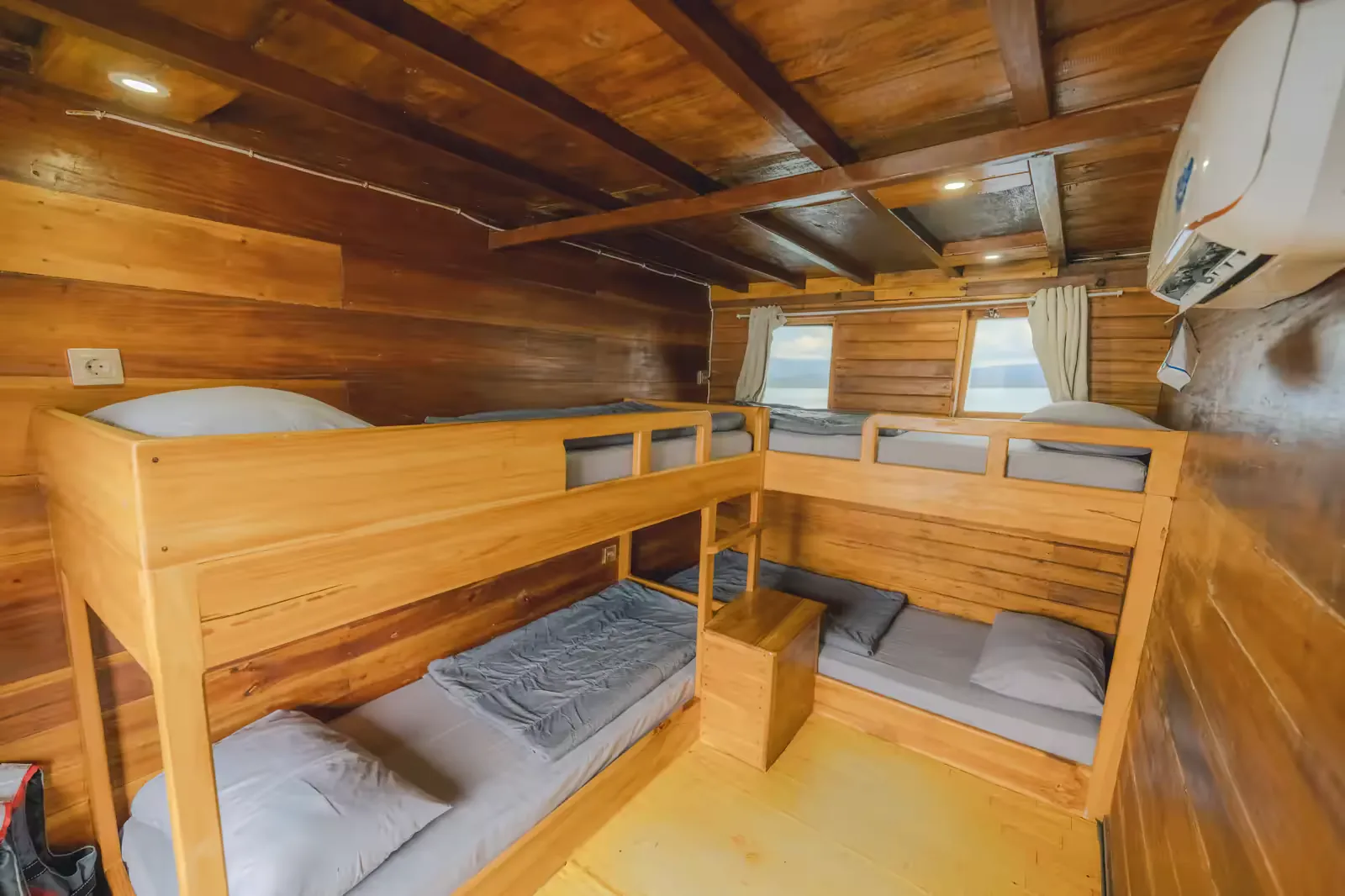Share Cabin 3