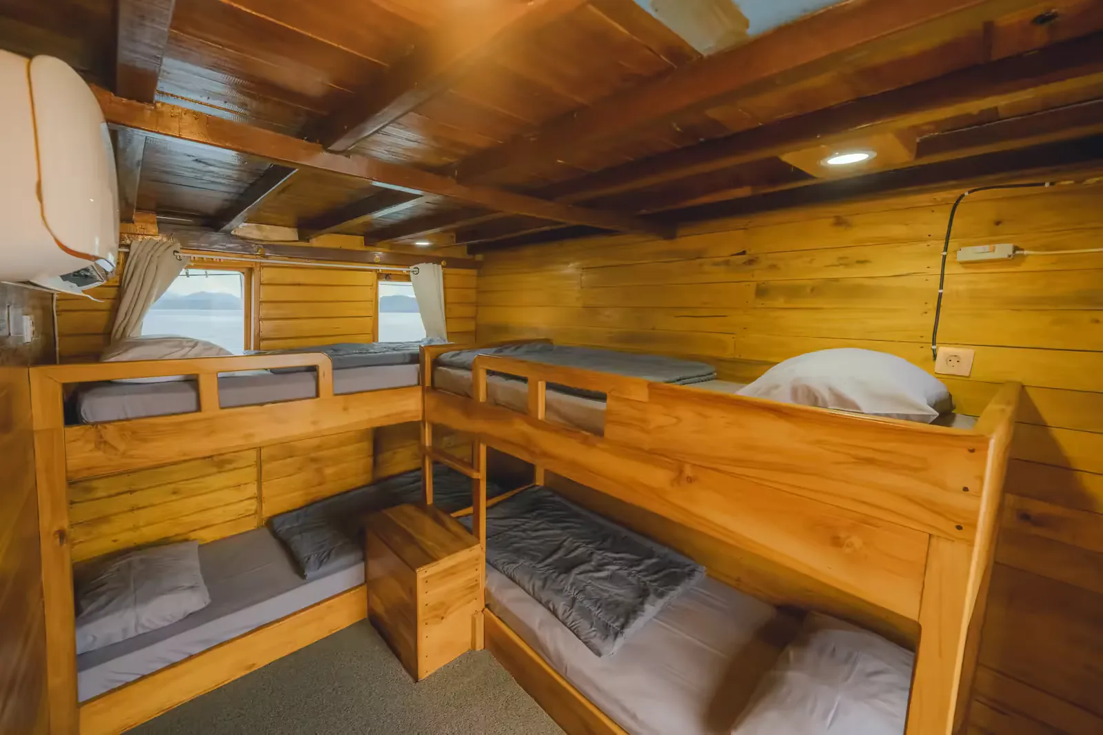 Share Cabin 4