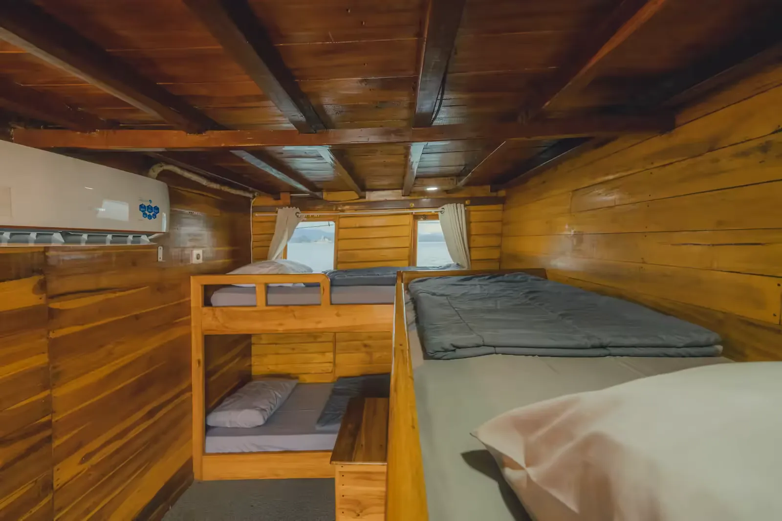 Share Cabin 4