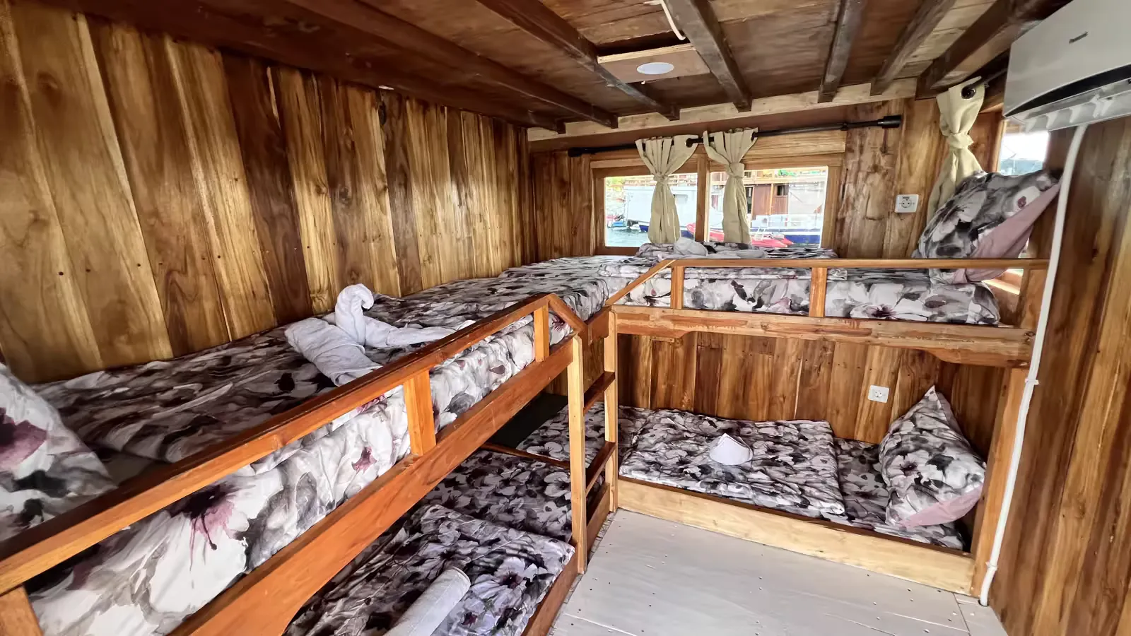Share Cabin 1