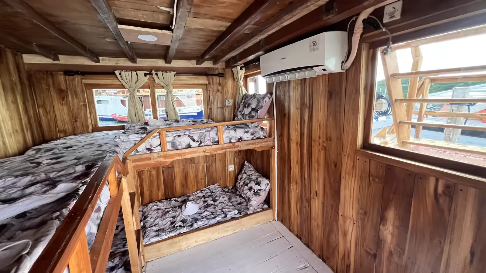 Share Cabin 1