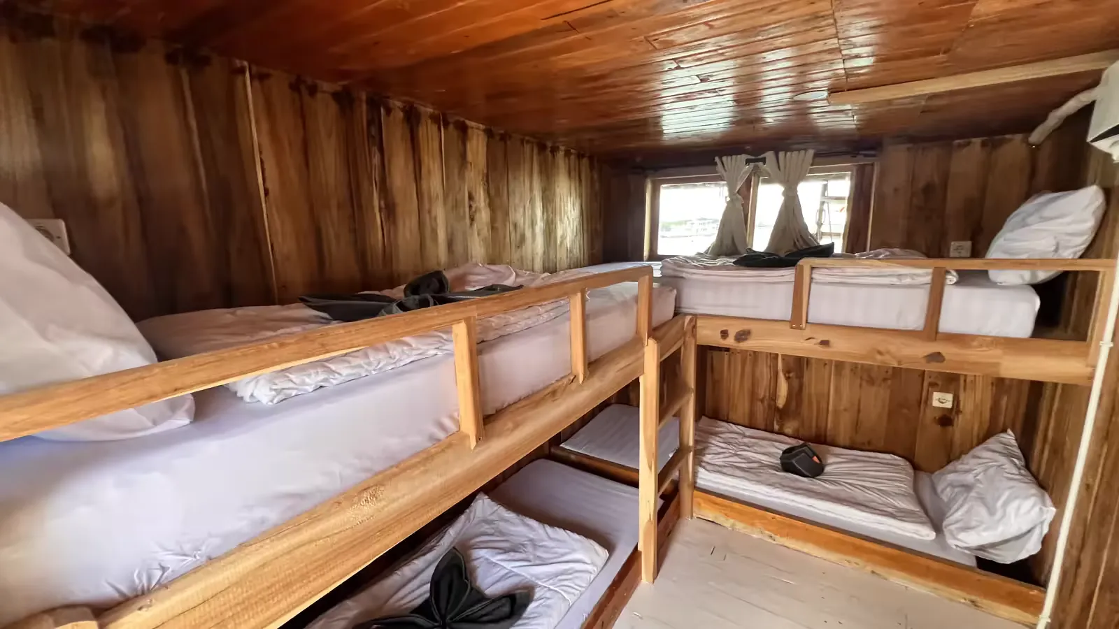 Share Cabin 3