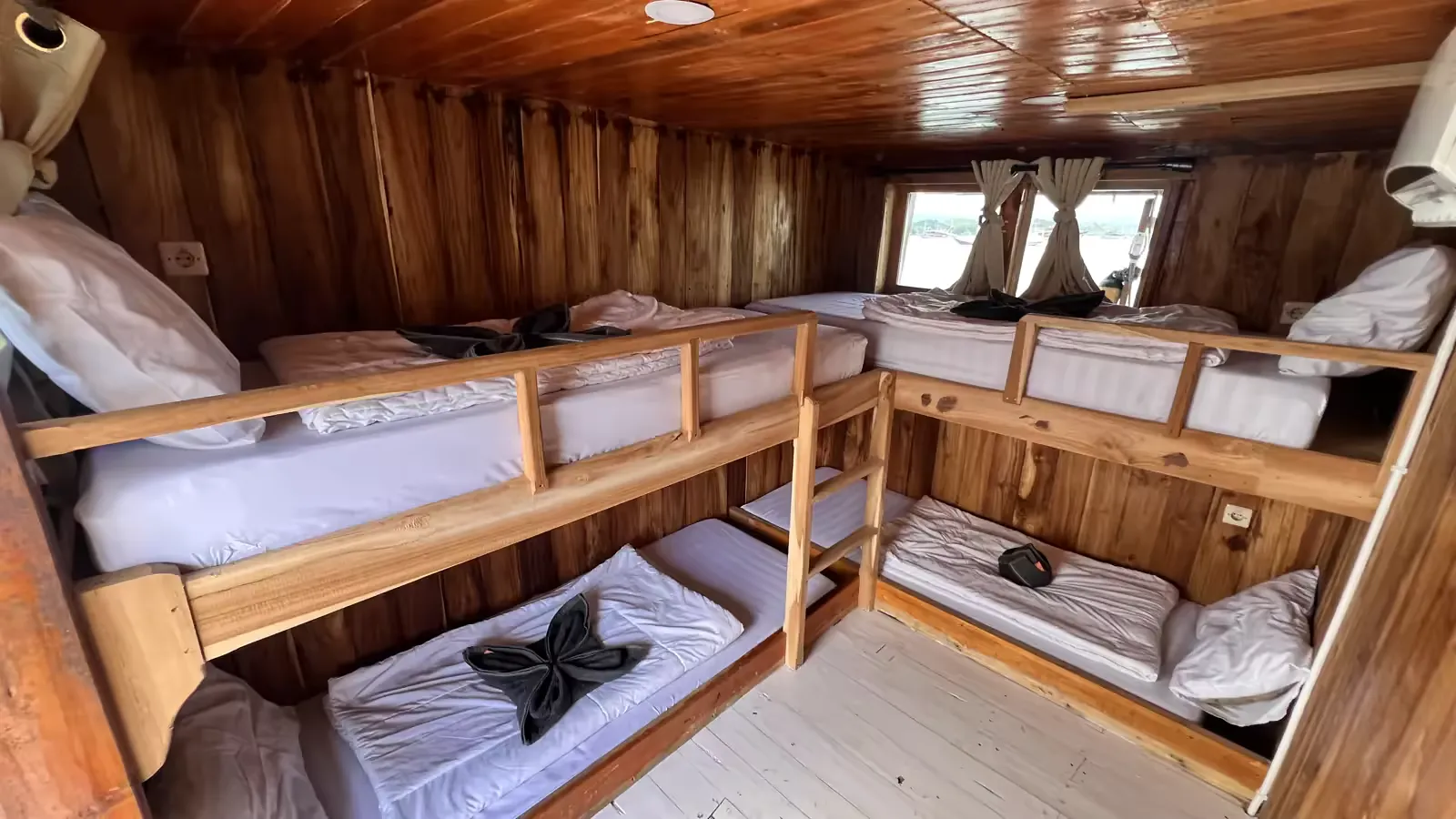 Share Cabin 3