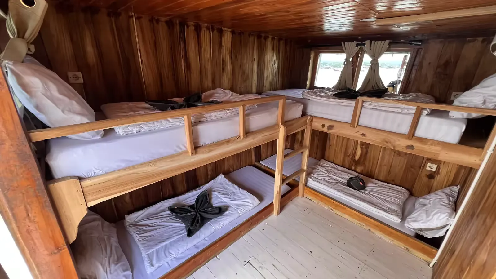 Share Cabin 3