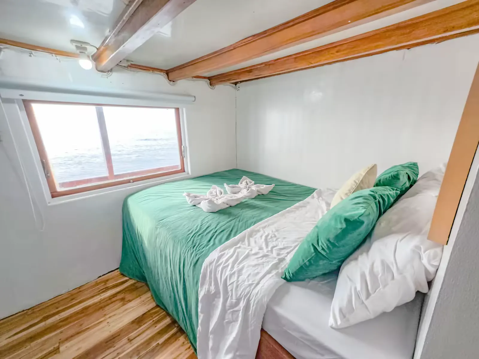 Deluxe Ocean 5 (Main Deck)