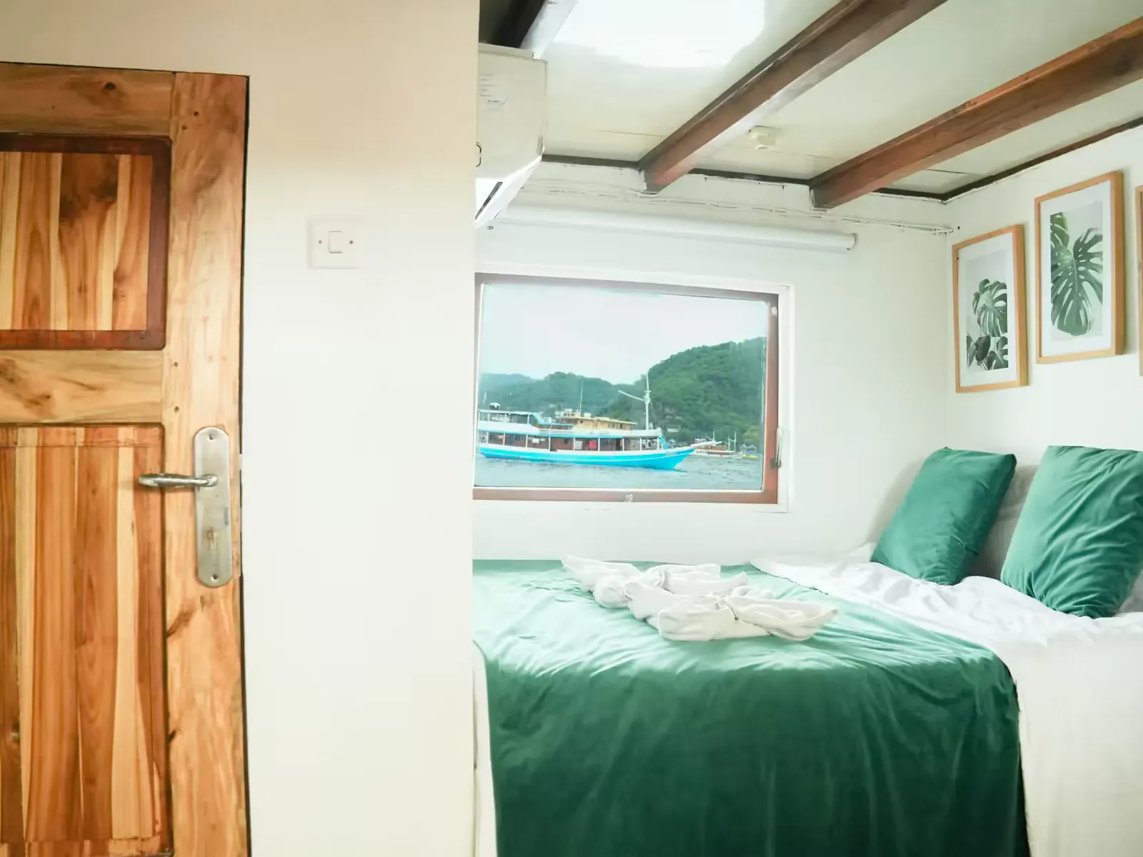 Deluxe Ocean 6 (Upper Deck)