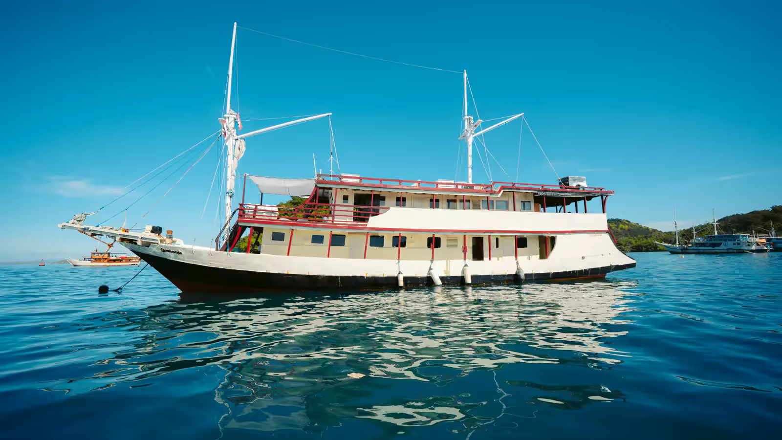 Lamborajo 1 - Open Trip Komodo 3 Hari 2 Malam - Foto Perjalanan 2