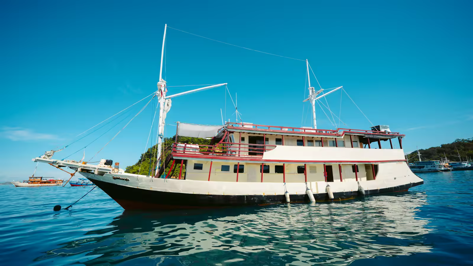 Lamborajo 1 - Open Trip Komodo 3 Hari 2 Malam - Foto Perjalanan 5