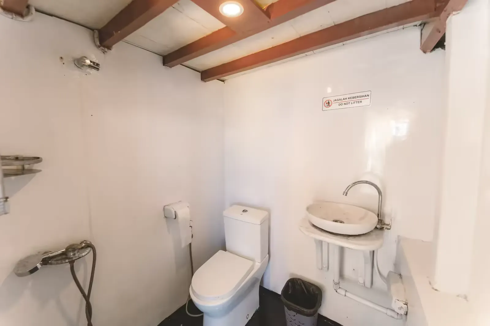 Share Cabin 1