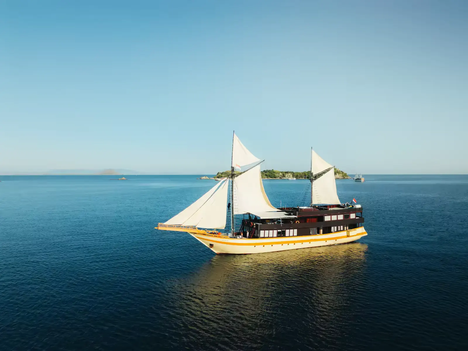 Lamborajo 3 - Open Trip Komodo 3 Hari 2 Malam
