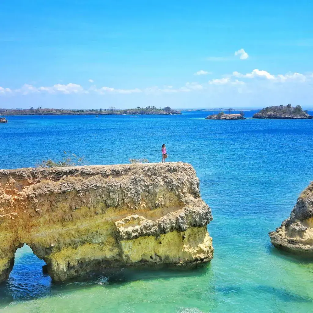 Paket Wisata Lombok 3 Hari 2 Malam Pantai Pink & Mandalika