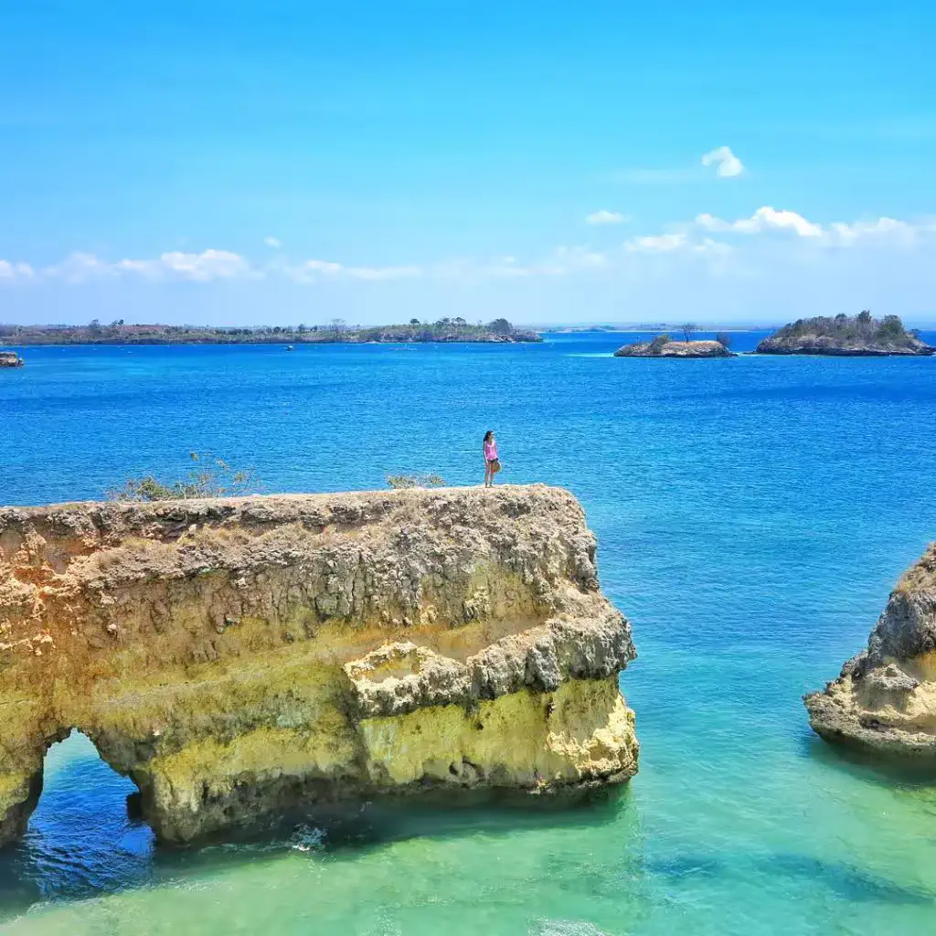 Paket Wisata Pantai Pink & Tanjung Ringgit 2 Hari 1 Malam