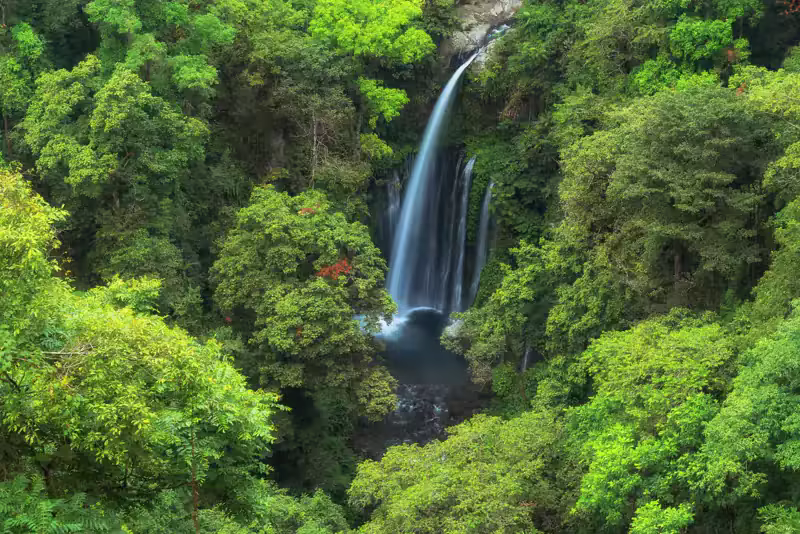 Paket Tour Lombok 5 Hari – Air Terjun, Gili Nanggu, Mandalika & Trawangan - Foto Perjalanan 23