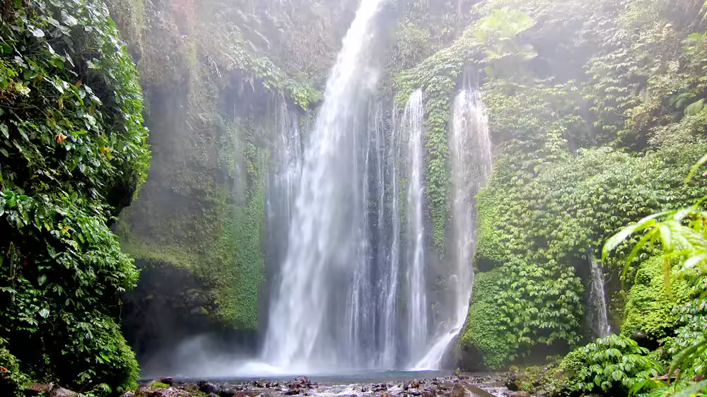 Paket Tour Lombok 5 Hari – Air Terjun, Gili Nanggu, Mandalika & Trawangan - Foto Perjalanan 22