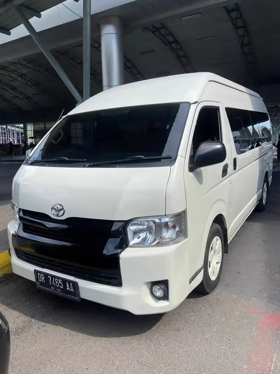 Toyota Hiace Commuter