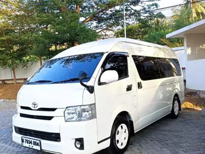 Toyota Hiace Commuter