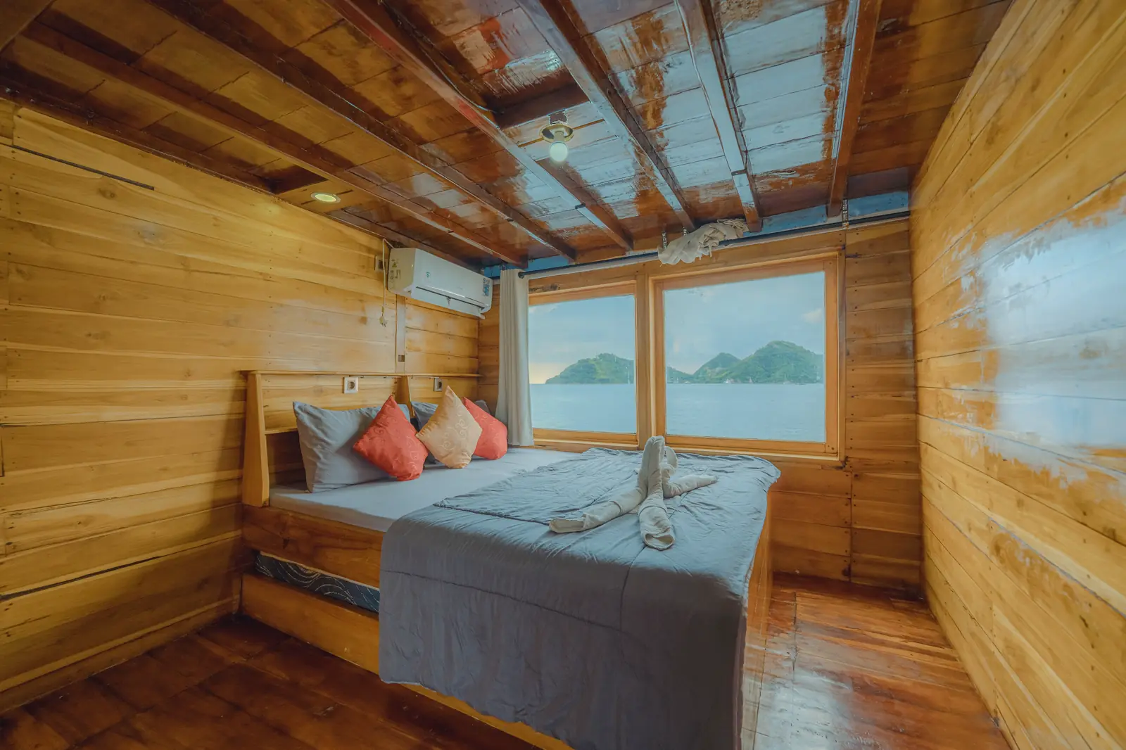 Master Ocean 2 (Upper Deck)