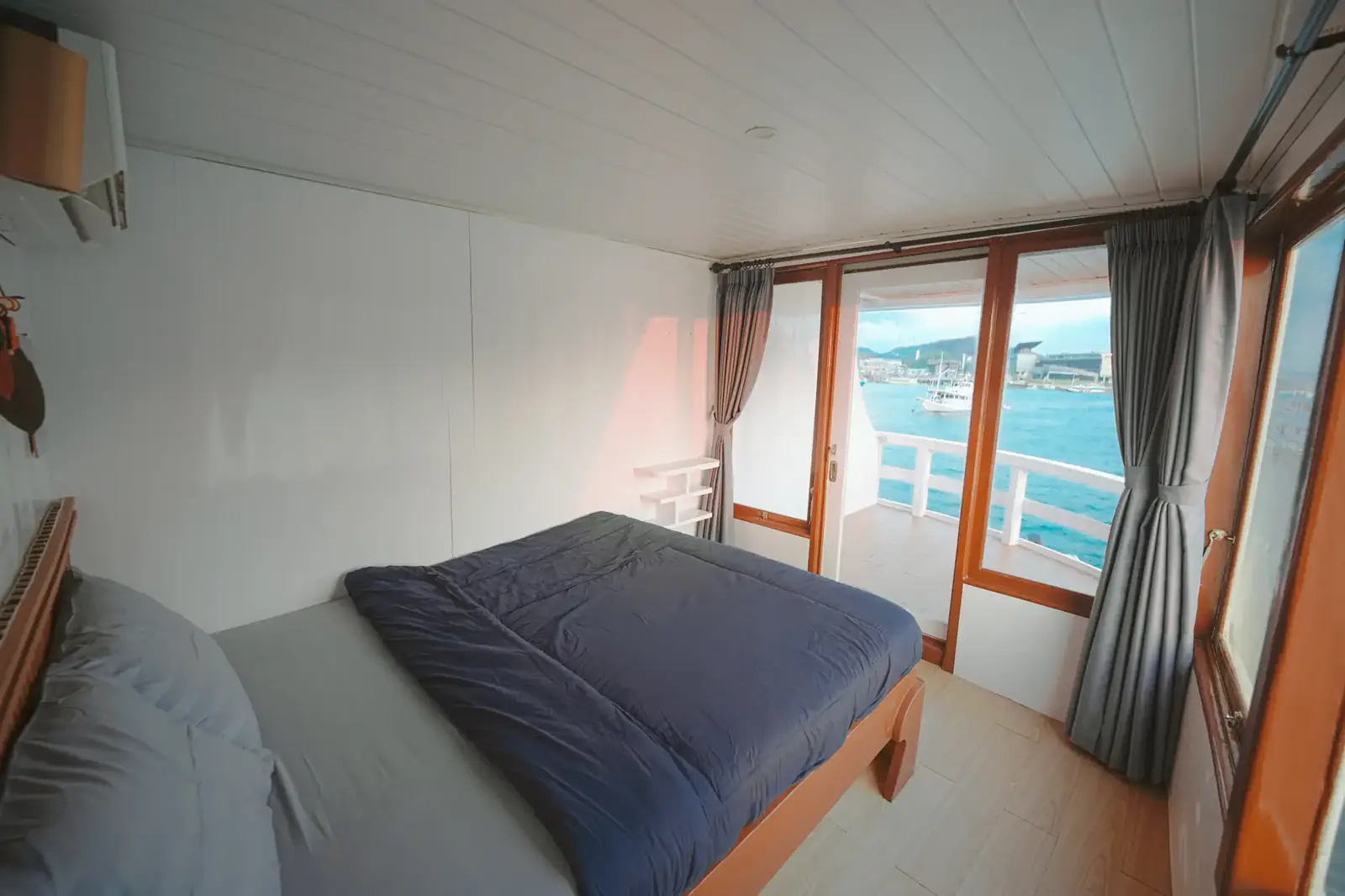 Master Ocean 1 (Upper Deck)