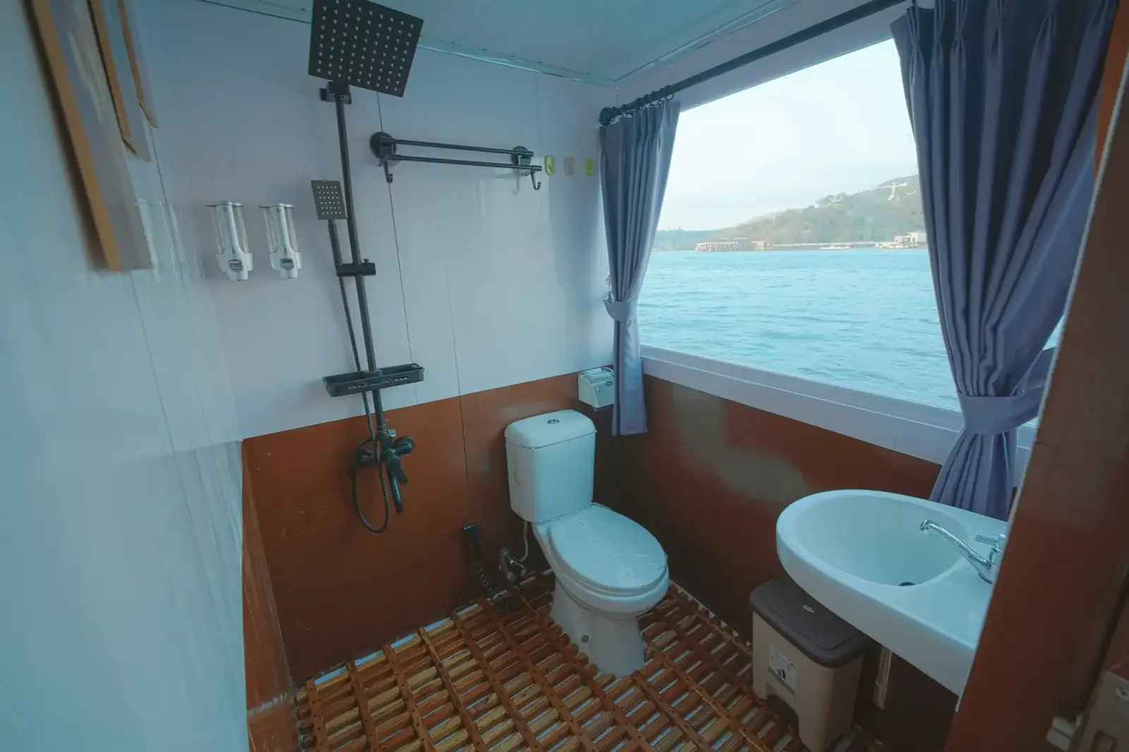 Signature Ocean 1 (Main Deck)