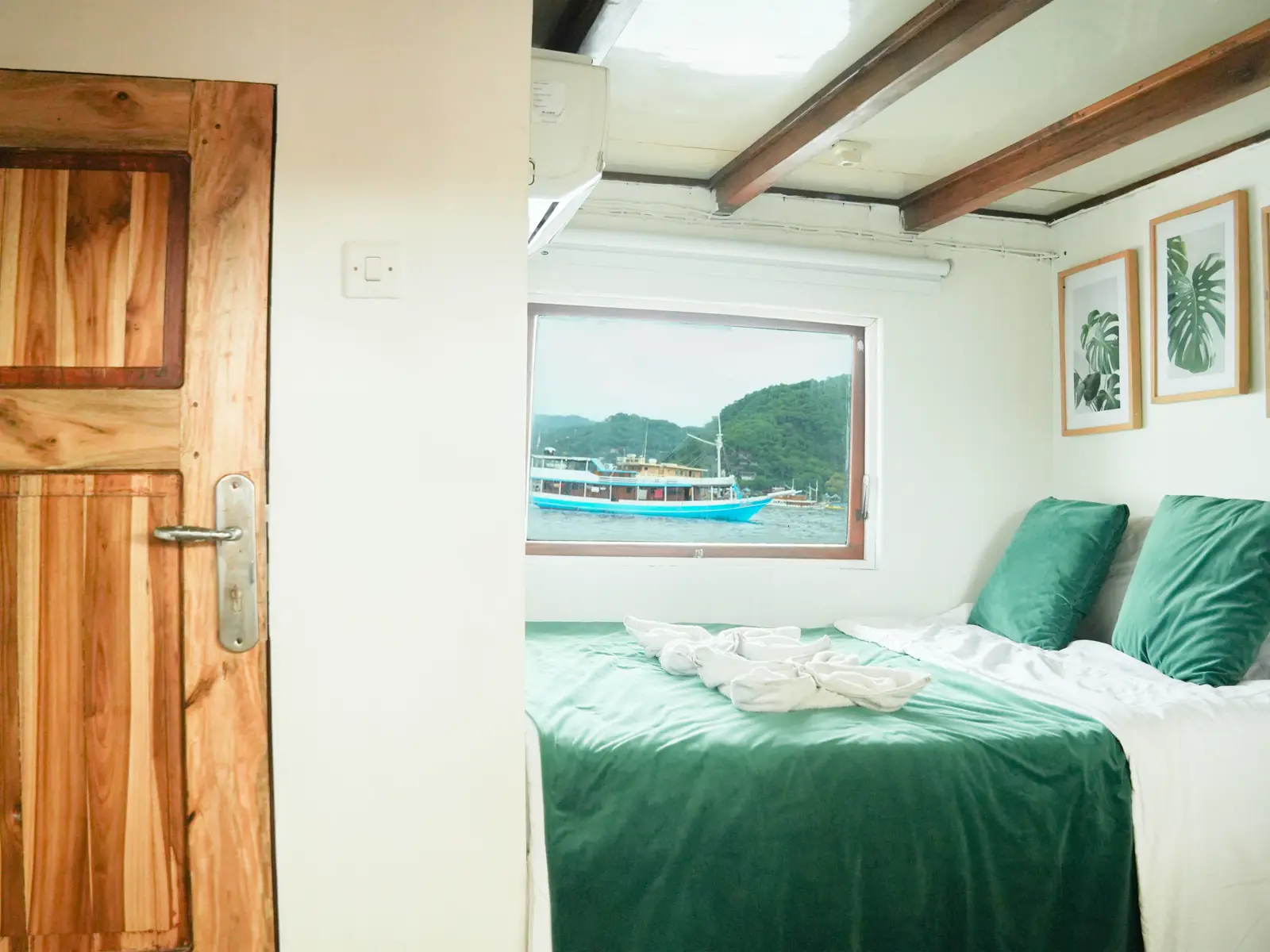 Deluxe Ocean 6 (Upper Deck)