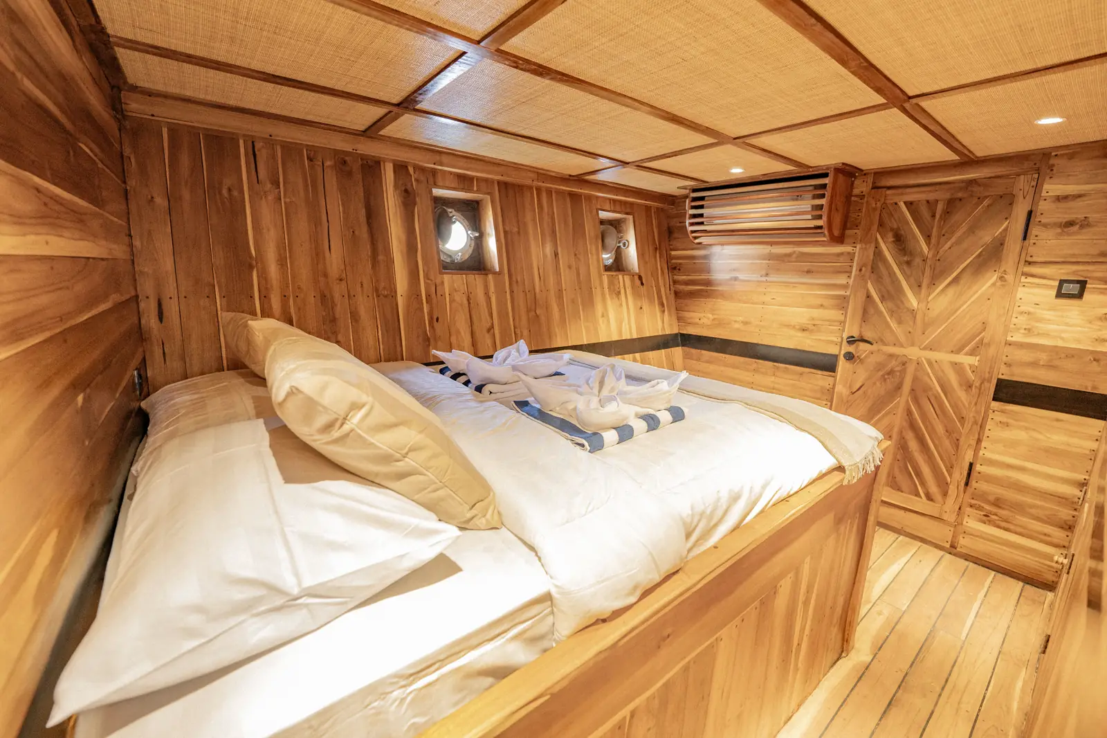 Superior Cabin 1 (Lower Deck)